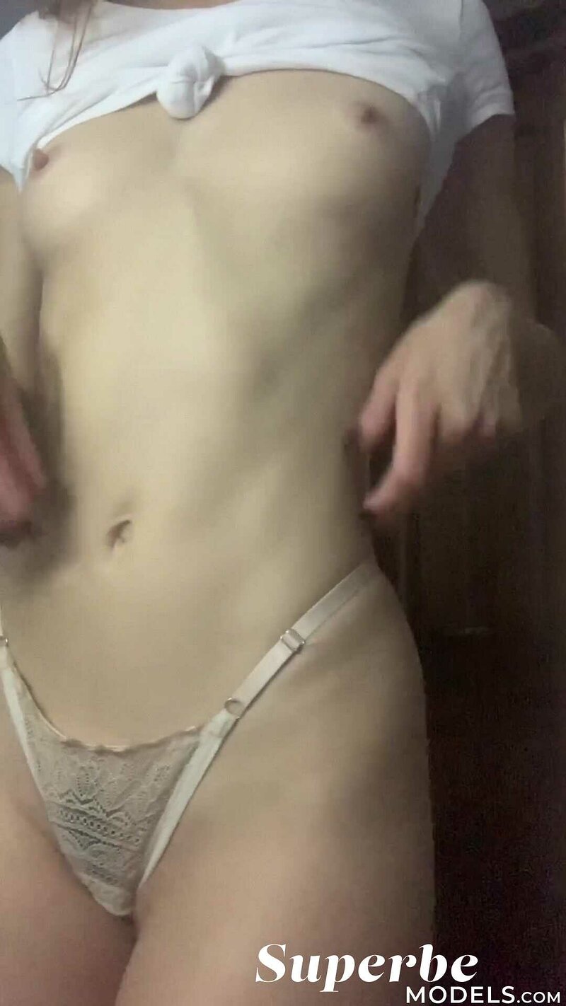 Мила, 32